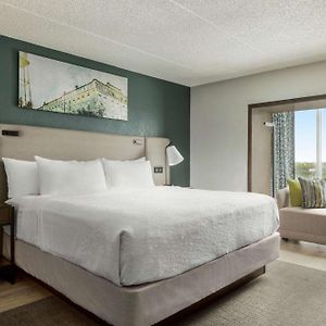 King Room Roll Shower Mobility Hearing Access